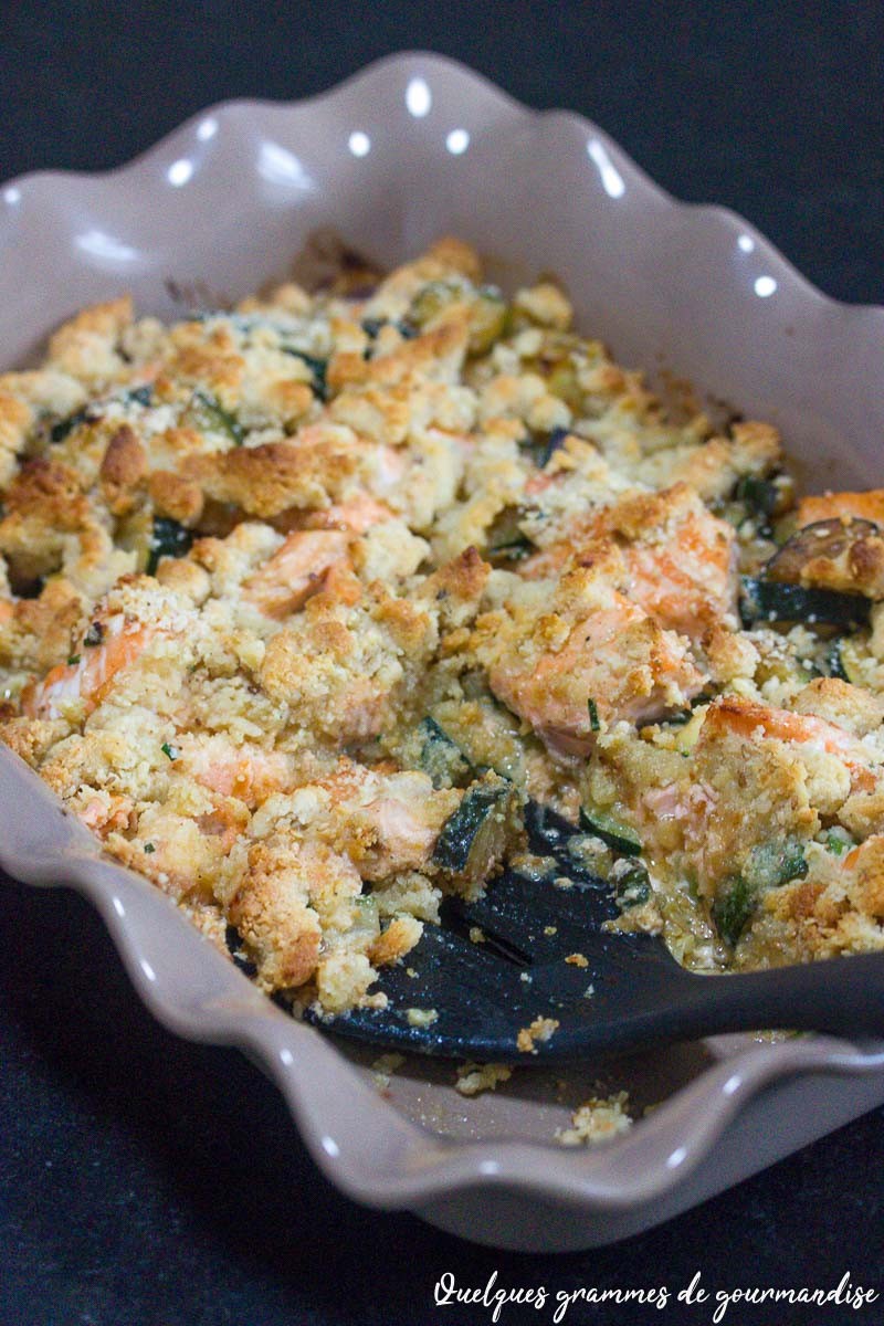 Crumble de saumon et courgettes