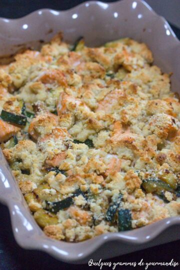 Crumble de saumon et courgettes