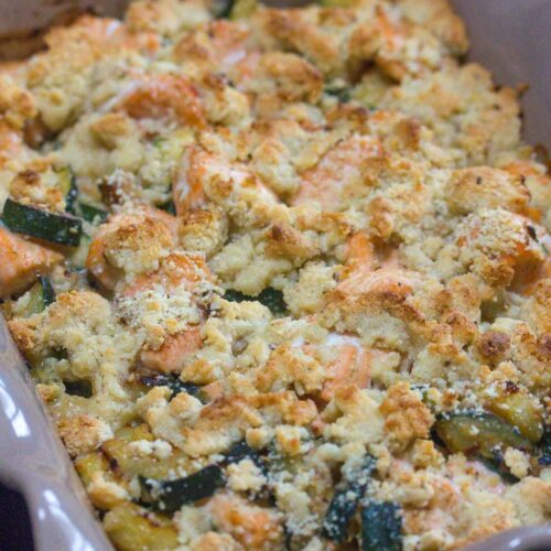 Crumble de saumon et courgettes