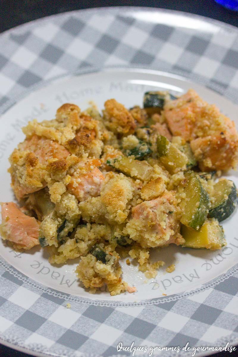 Crumble de saumon et courgettes