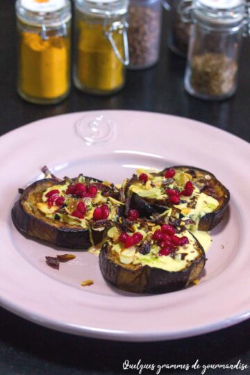 Aubergines rôties sauce yaourt et curry